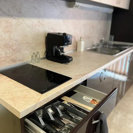 кокалу бийч Apartament *